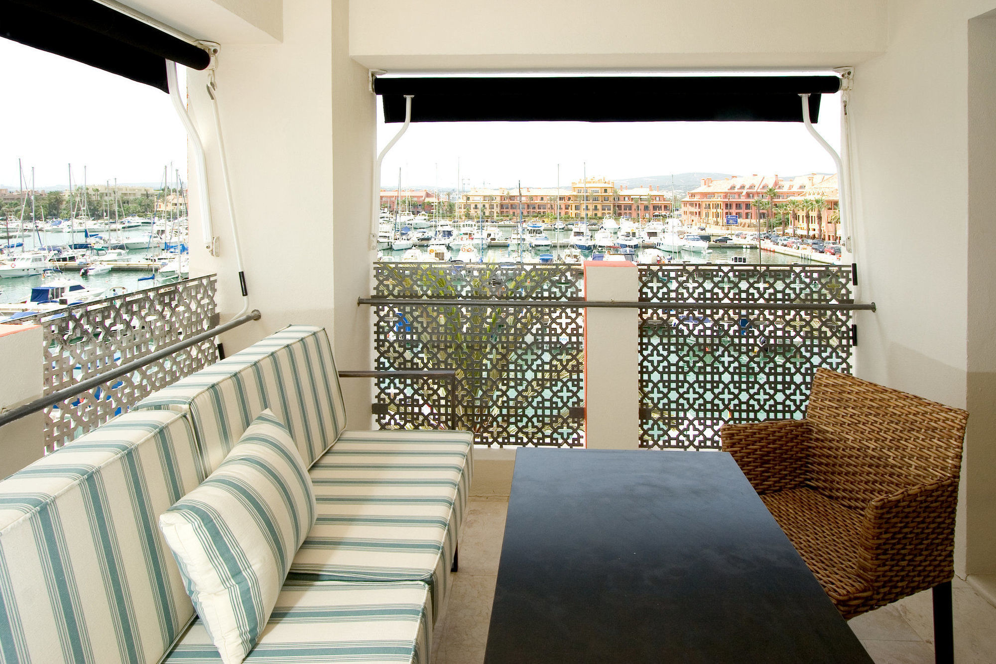 Hotel Mim Sotogrande Club Maritimo İç mekan fotoğraf